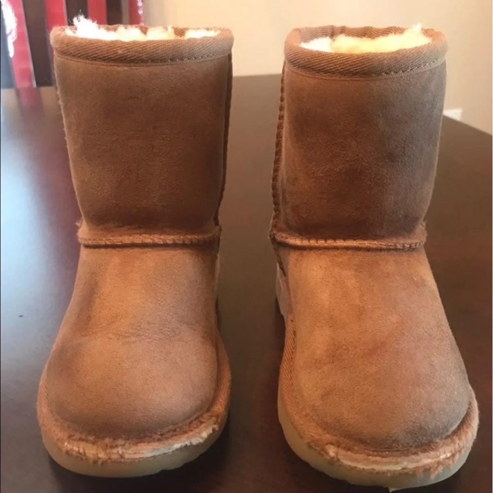 Toddler Uggs Size 7